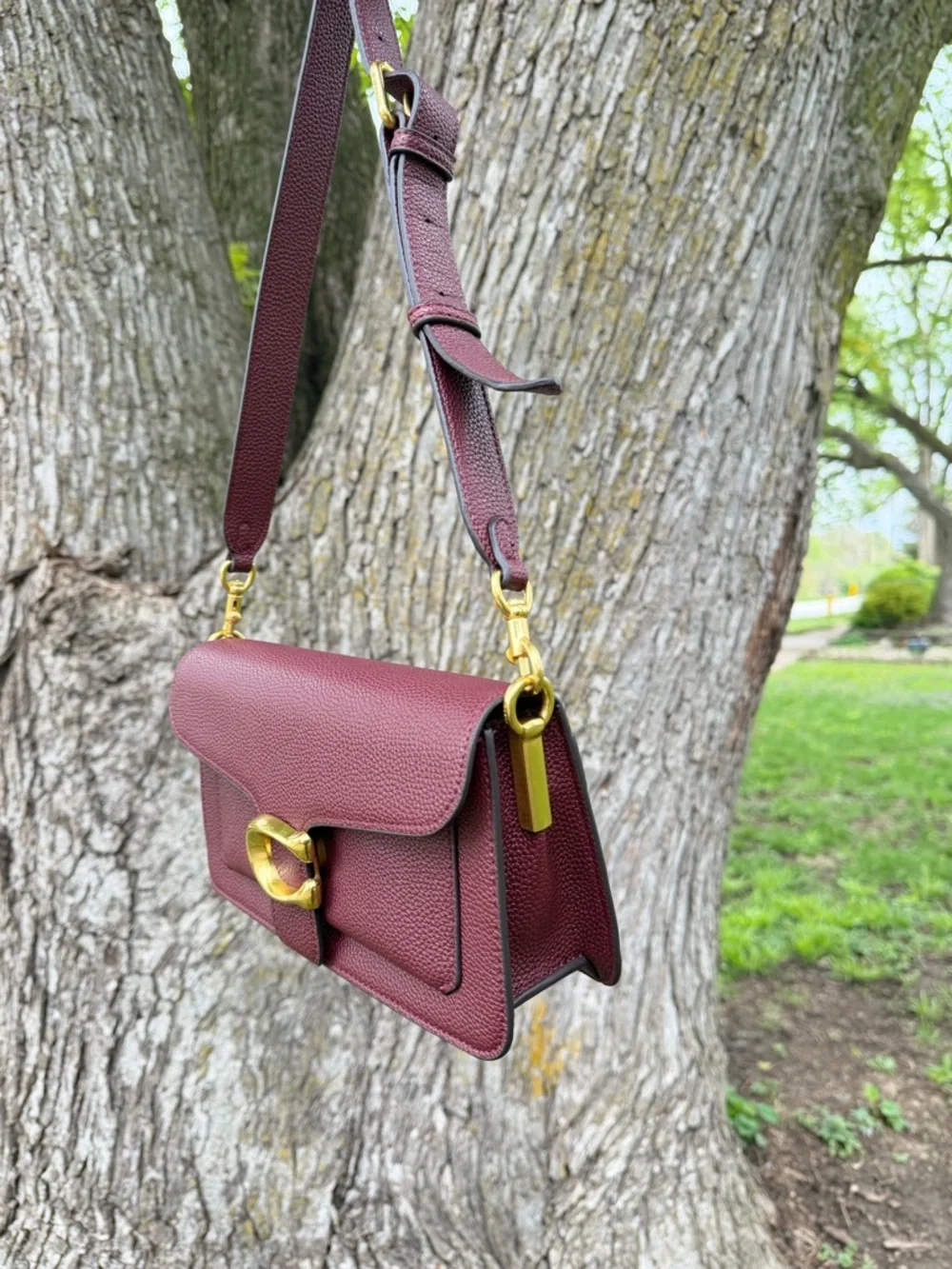 Coach Pebbled Leather Crossbody in Burgundy with Gold Hardware - Picture 3 of 8